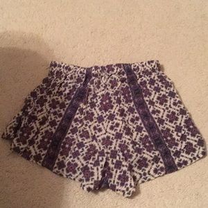 Brandy Melville flowy shorts